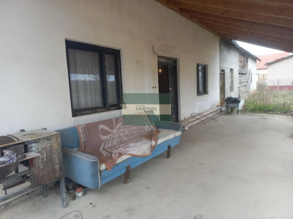 Prodaja, kuća, 219m², Medjulužje, Mladenovac