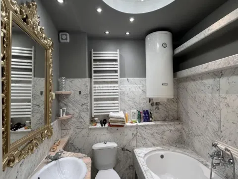 Izdavanje, četvorosoban stan, 185m², Vračar Hram, Vračar Sve Podlokacije - image 7