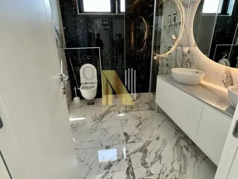 Izdavanje, kuća, 215m², Sremska Kamenica, Petrovaradin - image 16