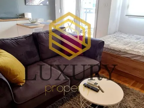 Izdavanje, garsonjera, 33m², City Kvart, Podgorica - image 1