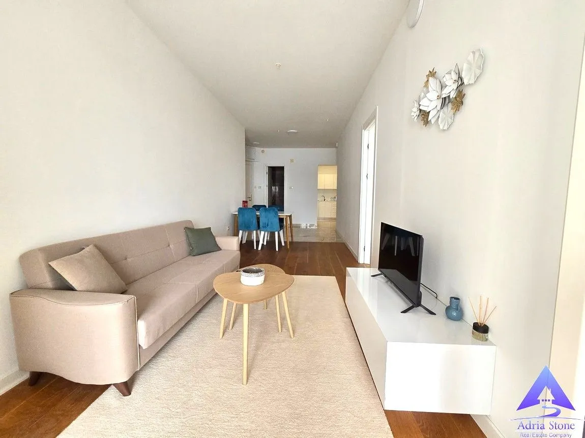 Prodaja, dvosoban stan, 77m², Centar, Budva