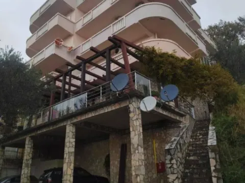 Sale, one bedroom apartment, 56m², Petrovac, Budva - image 4