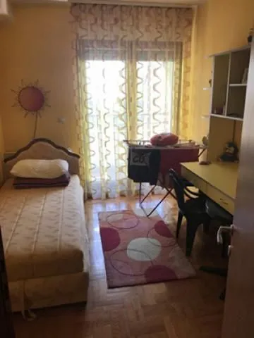 Izdavanje, trosoban stan, 76m², Južni Bulevar, Vračar Sve Podlokacije
