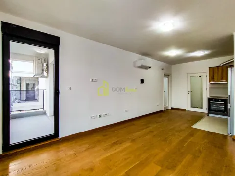 Izdavanje, dvosoban stan, 63m², Tološka šuma, Podgorica - image 6