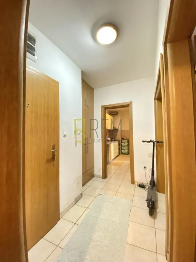 Prodaja, jednosoban stan, 56m², Stari Aerodrom, Podgorica