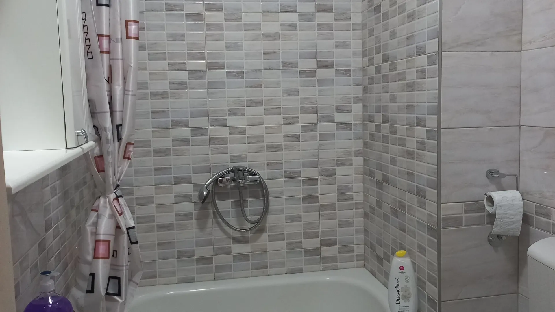 Stan-na-dan, garsonjera, 30m², Centar, Tivat