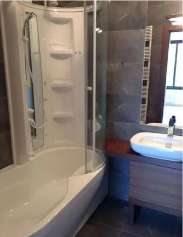 Izdavanje, trosoban stan, 118m², Savski Venac, Beograd