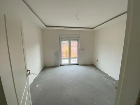 Prodaja, kuća, 304m², Centar, Žabljak - image 17