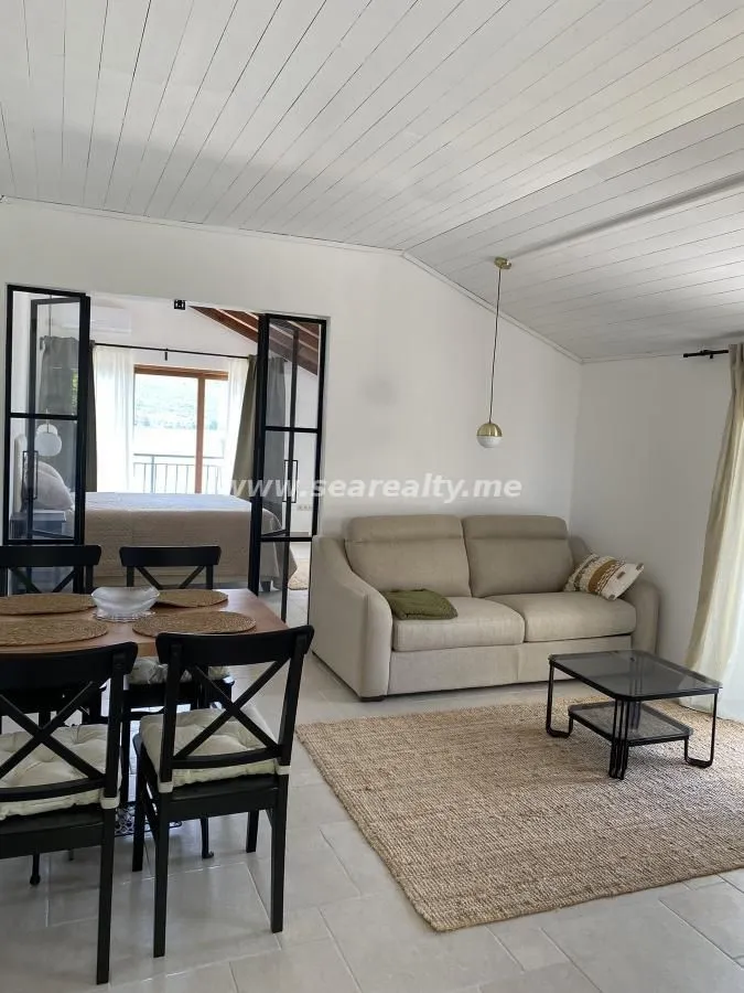 Izdavanje, kuća, 145m², Herceg Novi, Crna Gora