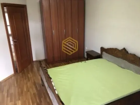 Izdavanje, kuća, 200m², Konik, Podgorica - image 10