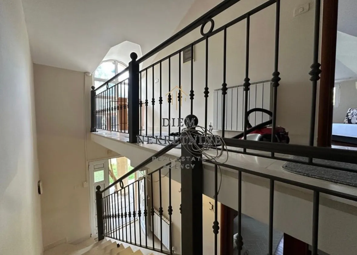 Rent, house, 180m², Donja Gorica, Podgorica