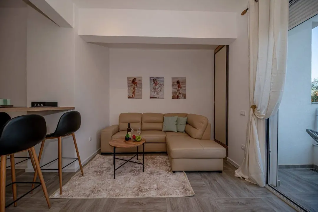 Rent, one bedroom apartment, 47m², Šušanj, Bar