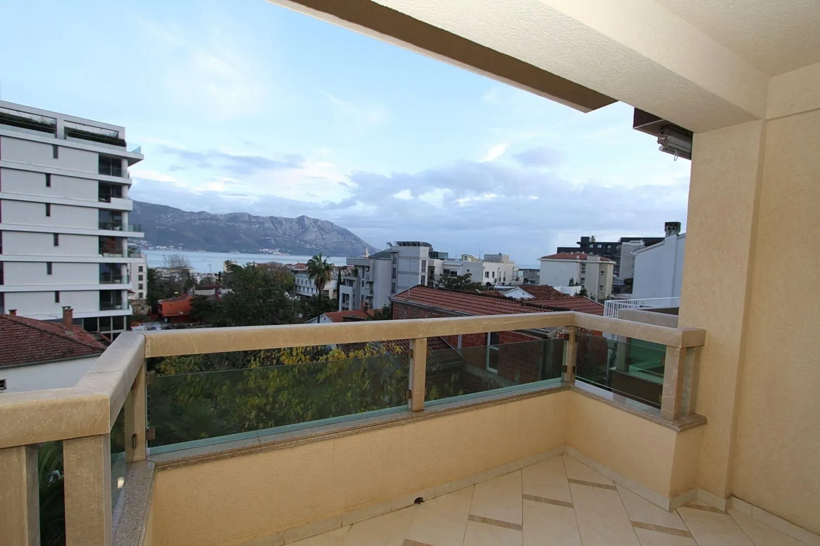 Rent, two bedroom apartment, 70m², Budva, Crna Gora