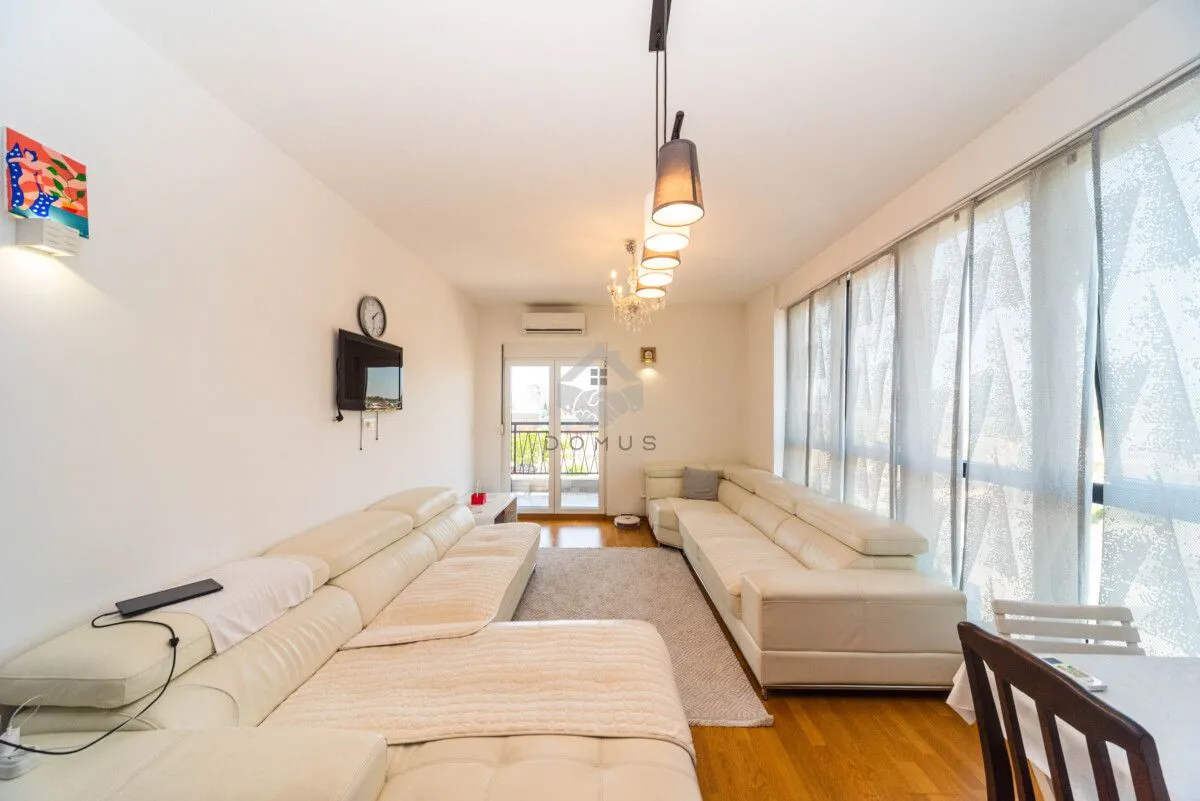 Izdavanje, dvosoban stan, 70m², Stari Aerodrom, Podgorica