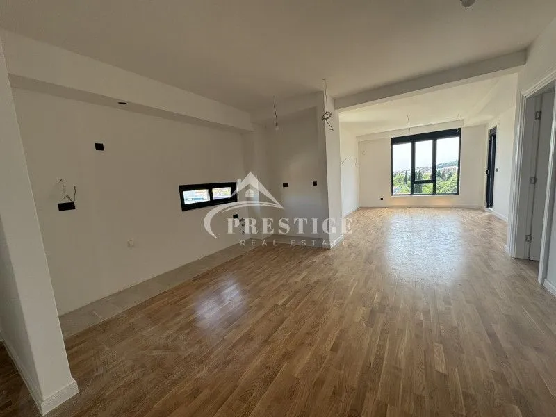 Izdavanje, dvosoban stan, 83m², City Kvart, Podgorica