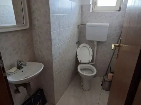 Izdavanje, garsonjera, 120m², Severni Bulevar, Zvezdara Sve Podlokacije - image 16