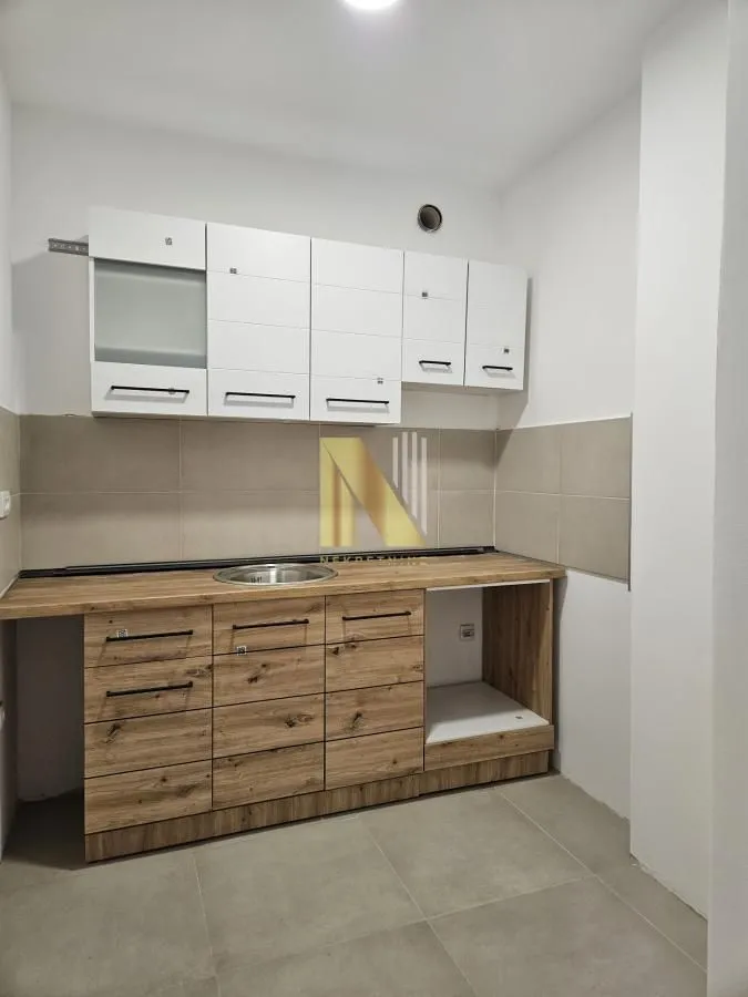 Izdavanje, trosoban stan, 72m², Podbara, Novi Sad Sve Podlokacije