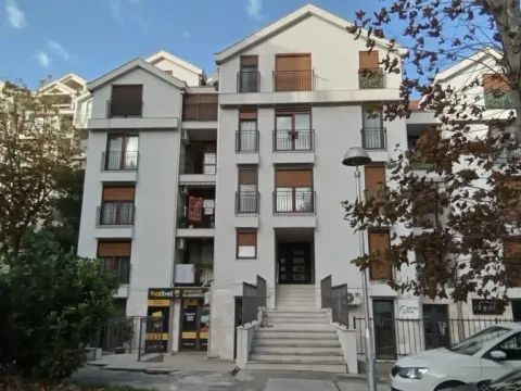 Sale, two bedroom apartment, 98m², Centar, Tivat