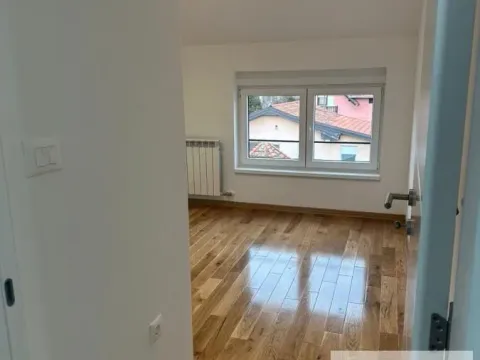 Prodaja, trosoban stan, 65m², Batajnica, Beograd - image 9