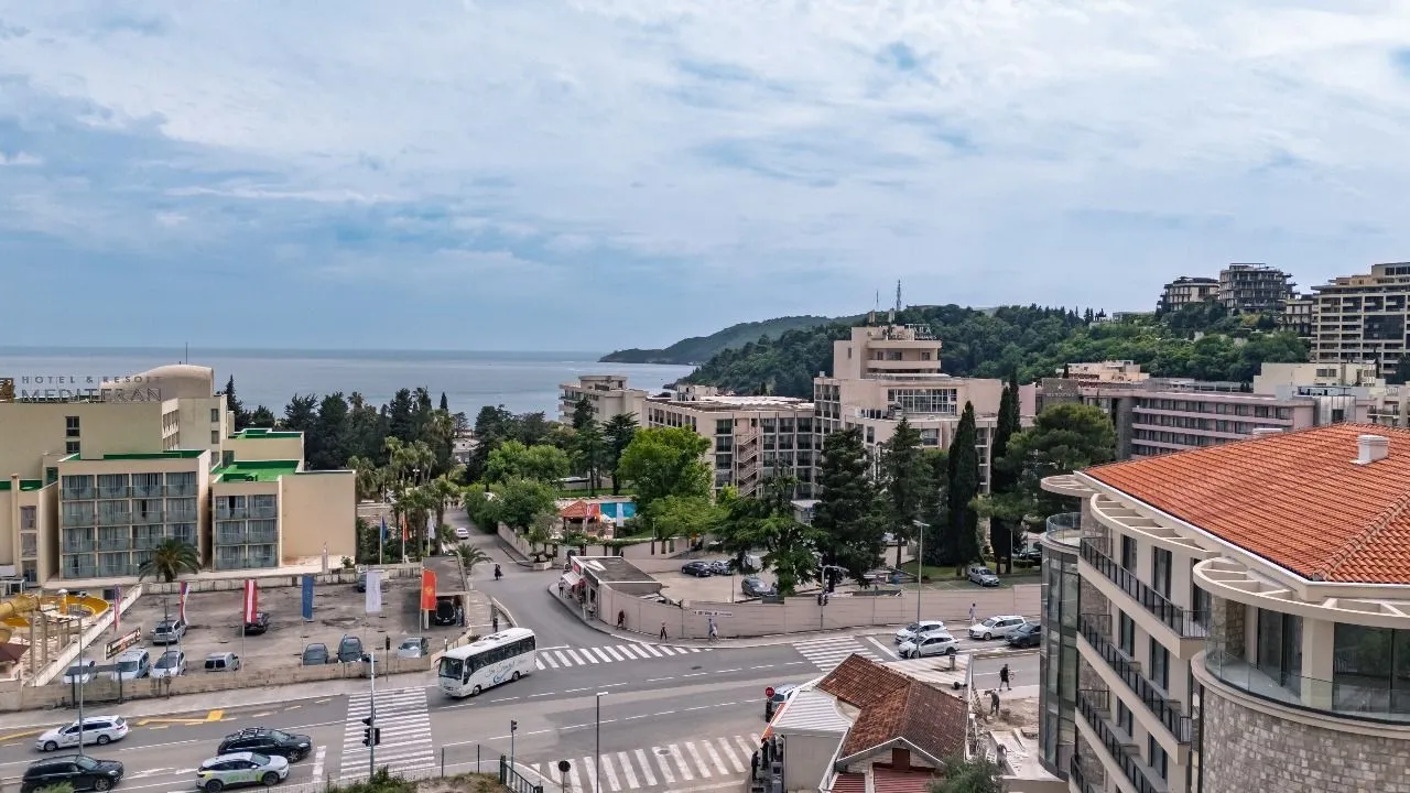 Sale, two bedroom apartment, 70m², Bečići, Budva