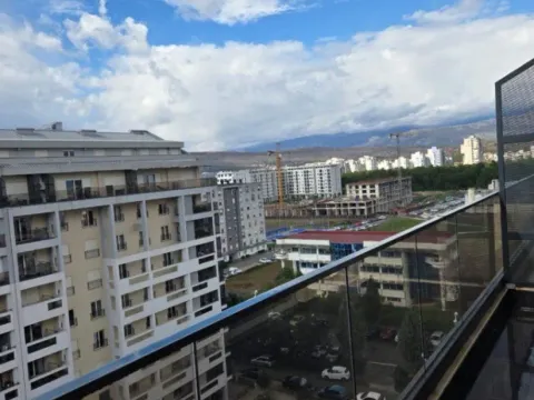 Izdavanje, četvorosoban stan, 130m², Master Kvart, Podgorica - image 4