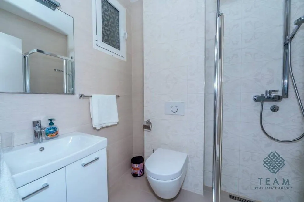 Rent, three bedroom apartment, 72m², Pržno, Budva