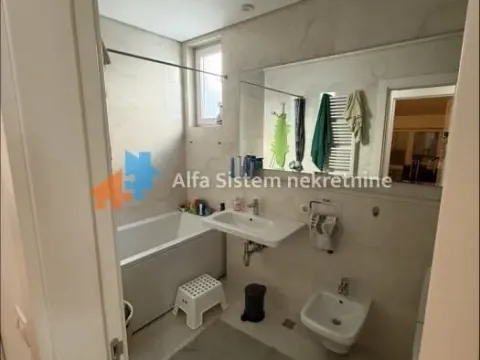Rent, four bedroom apartment, 157m², Senjak, Beograd - image 12