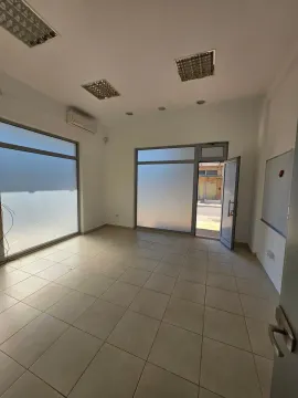 Rent, office space, 128m², Tološka šuma, Podgorica - image 8