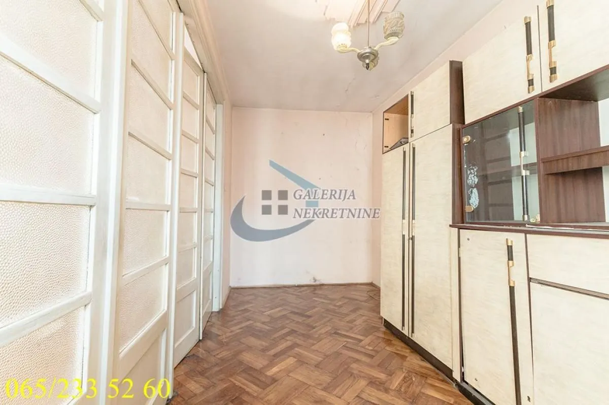 Prodaja, trosoban stan, 77m², Stari Grad, Beograd