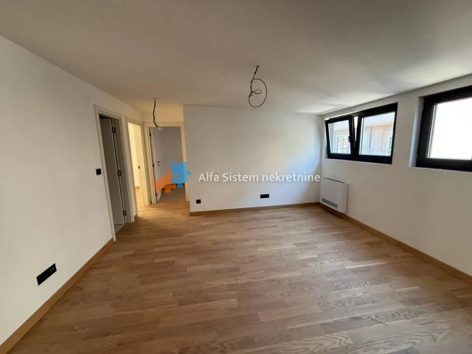 Izdavanje, trosoban stan, 80m², Fon (Fon - Bilećka), Voždovac Sve Podlokacije