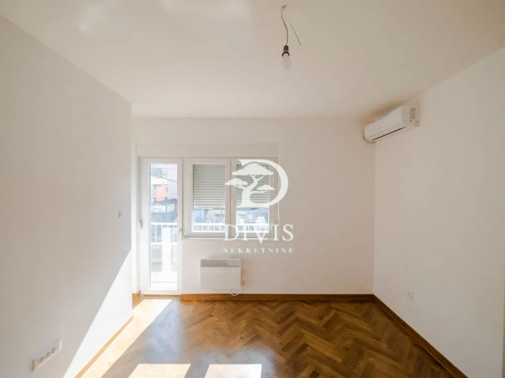 Prodaja, trosoban stan, 78m², Južni Bulevar, Vračar Sve Podlokacije