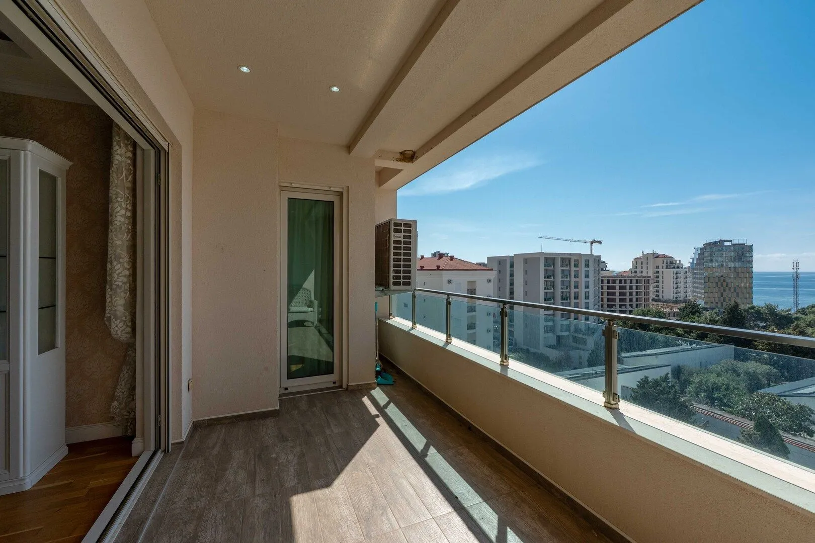 Prodaja, trosoban stan, 115m², Bečići, Budva