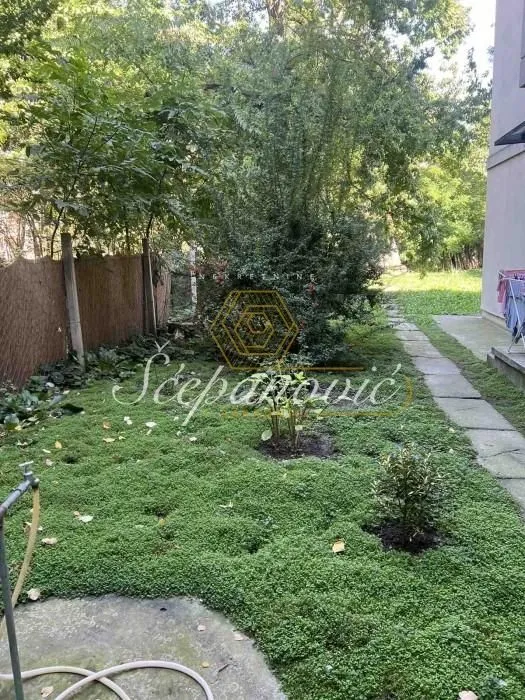 Prodaja, četvorosoban stan, 115m², Centar, Novi Sad