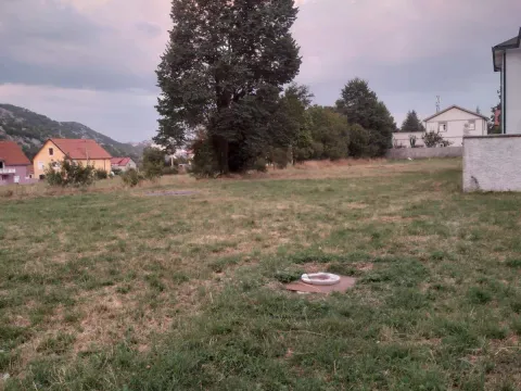 Prodaja, plac, 667m², Cetinje, Crna Gora - image 3