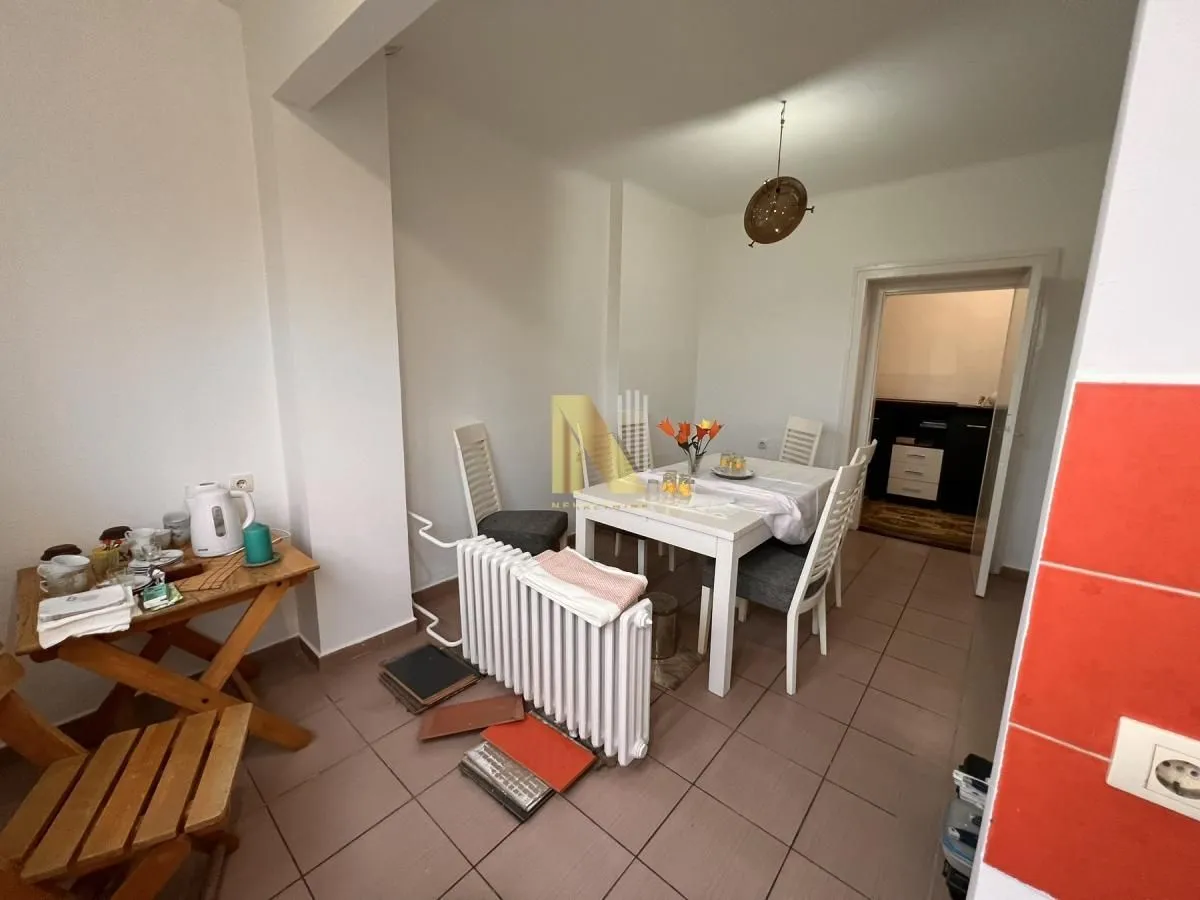 Izdavanje, trosoban stan, 61m², Stari grad, Novi Sad