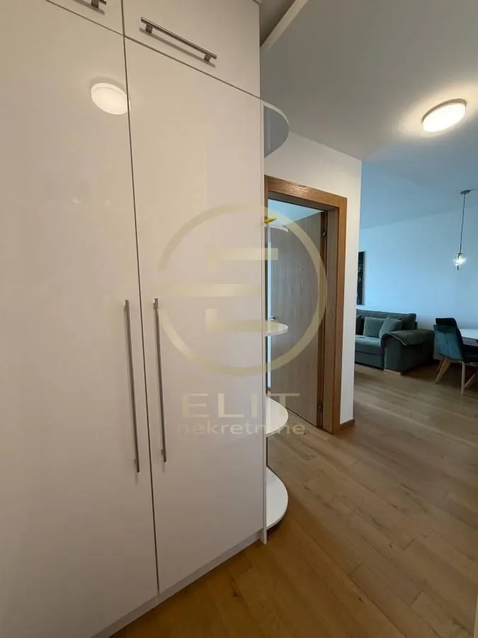 Izdavanje, stan, 43m², Bulevar Evrope, Novi Sad Sve Podlokacije