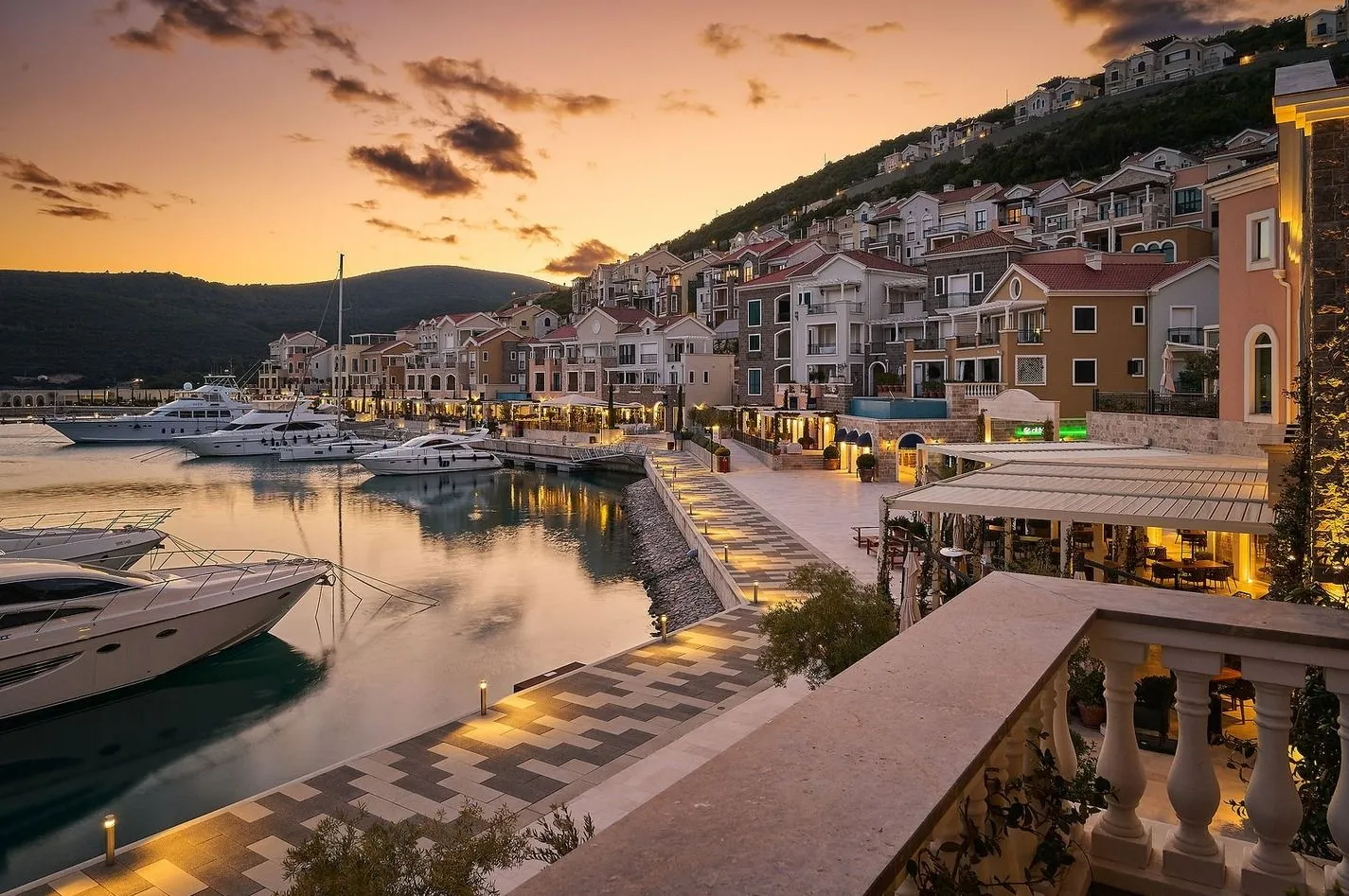 Prodaja, trosoban stan, 160m², Luštica Bay, Tivat
