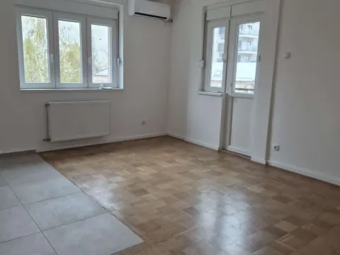 Sale, three bedroom apartment, 60m², Voždovac Sve Podlokacije, Beograd - image 2