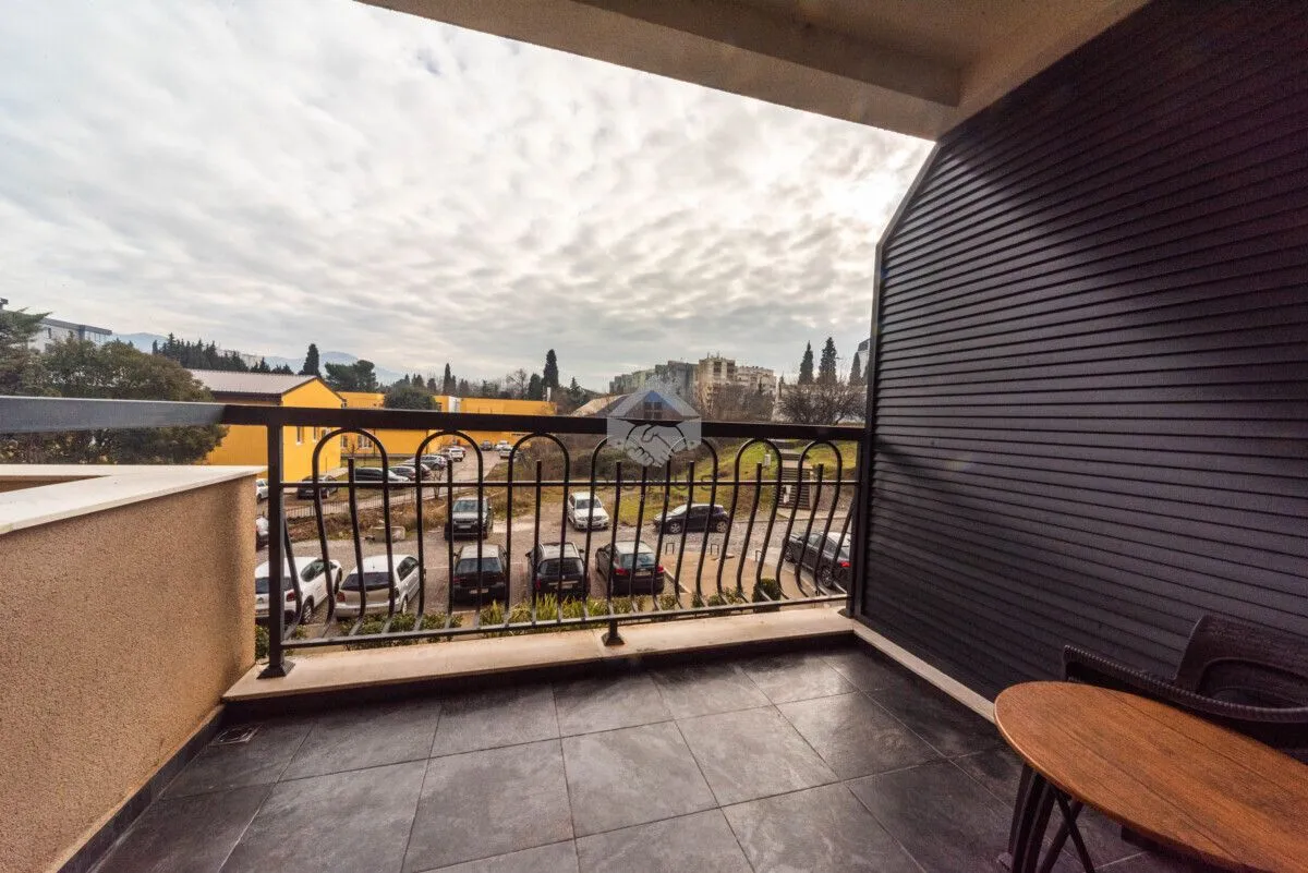 Izdavanje, dvosoban stan, 75m², Ljubović, Podgorica