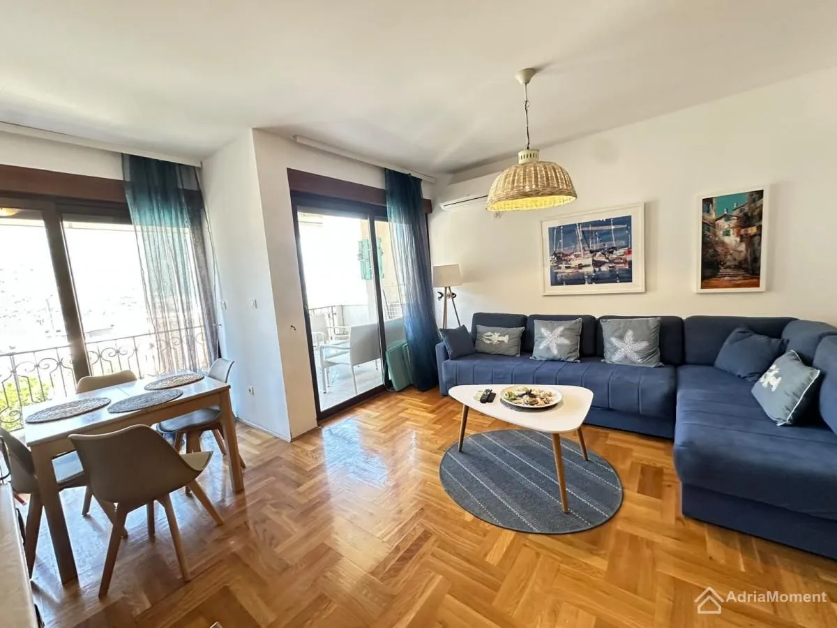 Sale, one bedroom apartment, 54m², Dobrota, Kotor