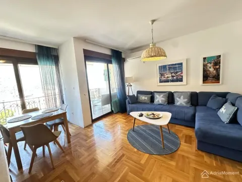 Sale, one bedroom apartment, 54m², Dobrota, Kotor - image 2