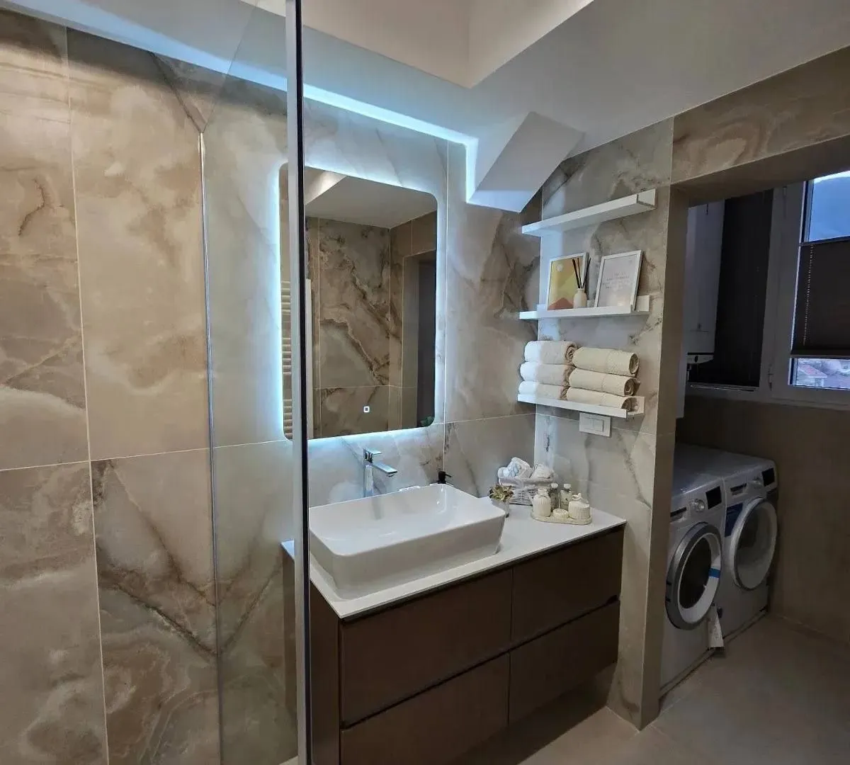 Prodaja, dvosoban stan, 70m², Centar, Tivat