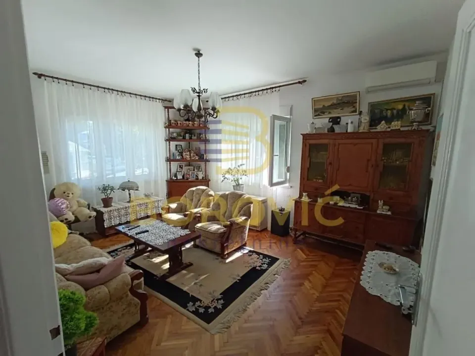 Prodaja, dvosoban stan, 67m², Senjak, Beograd