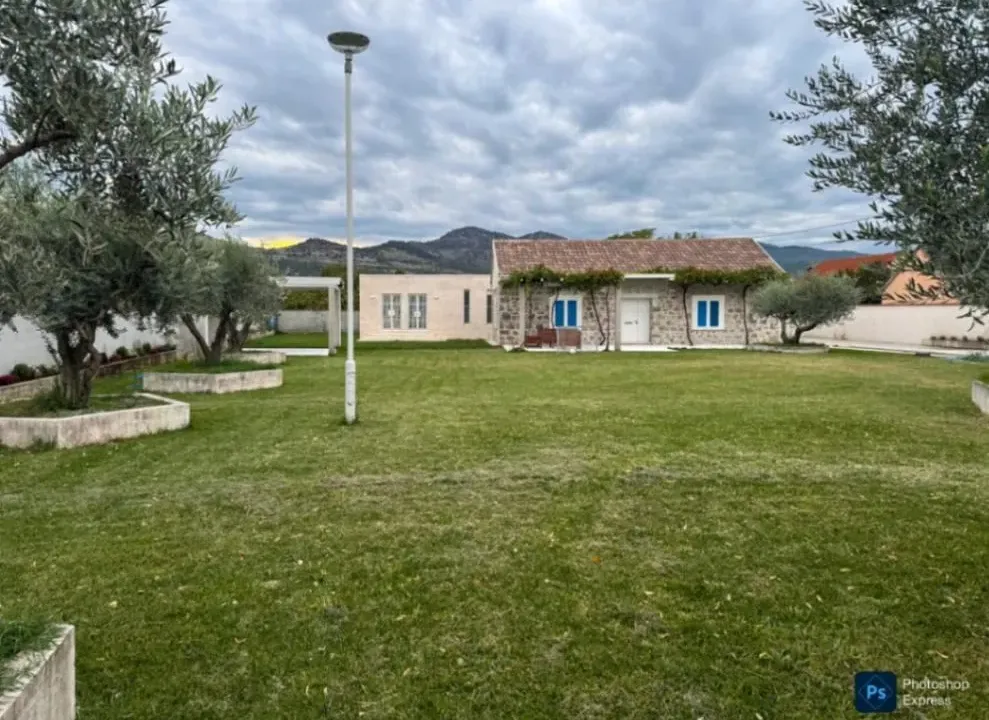 Rent, house, 272m², Donji Kokoti, Podgorica
