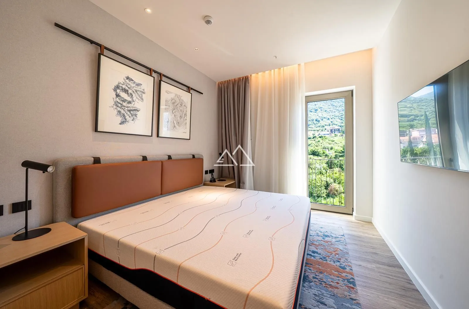 Prodaja, dvosoban stan, 91m², Centar, Tivat