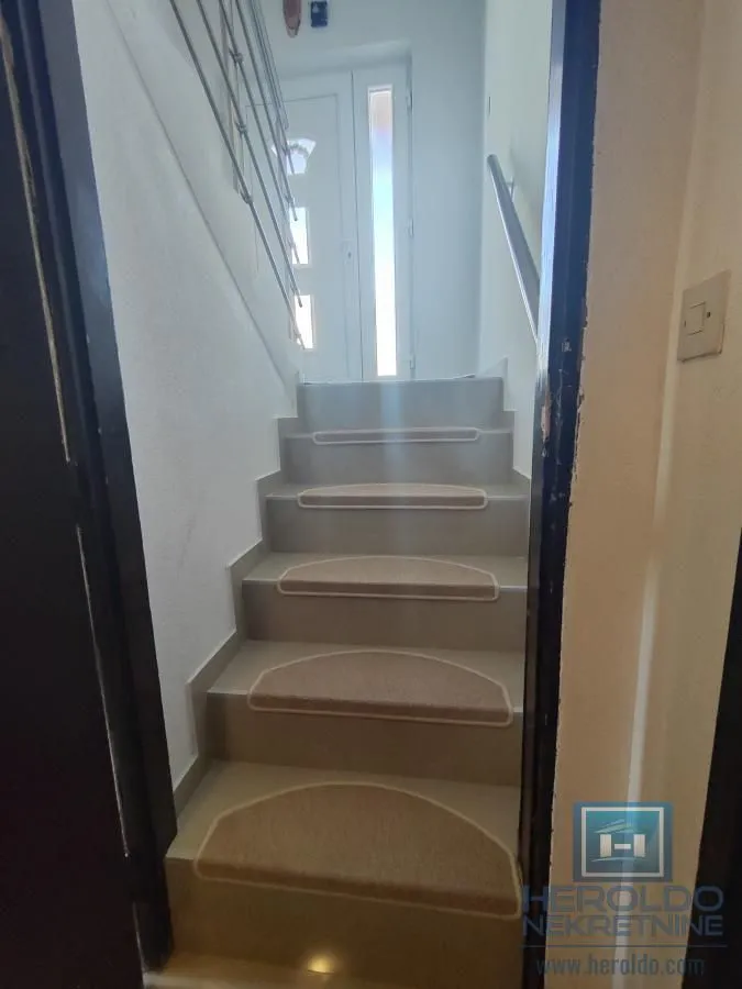 Prodaja, kuća, 270m², Budžino brdo, Jagodina