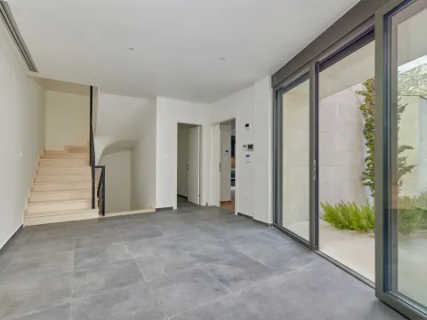 Sale, house, 456m², Prčanj, Kotor - image 16