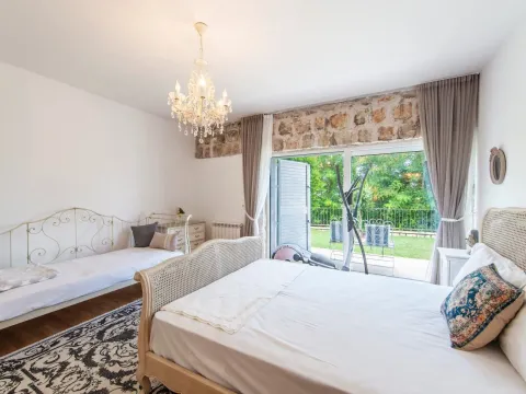 Rent, house, 350m², Budva, Crna Gora - image 21