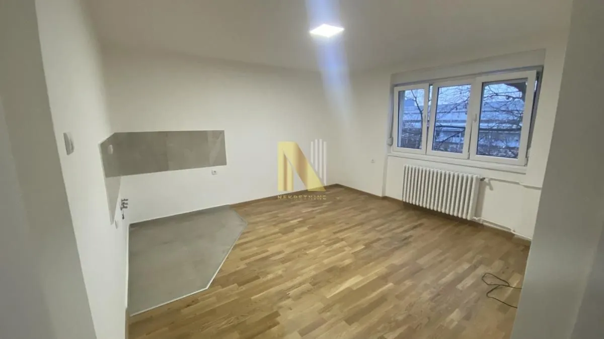 Prodaja, trosoban stan, 54m², Sajmište, Novi Sad