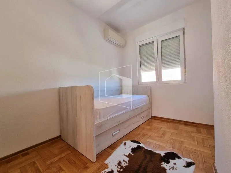 Rent, apartment, 87m², Stari Aerodrom, Podgorica
